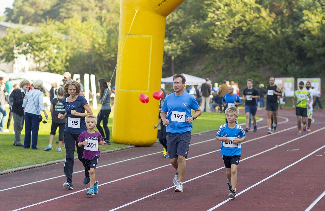 Bild vom 9. Benefizlauf im Jahr 2016. Dies ist das 107. Bild.